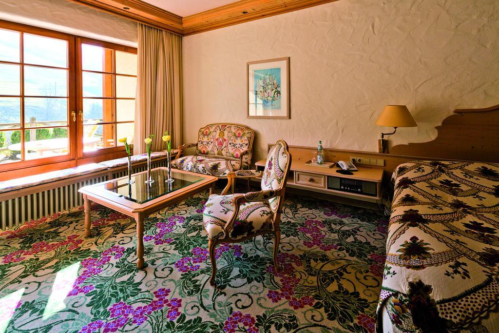 Romantik Hotel Spielweg Obermunstertal Room photo